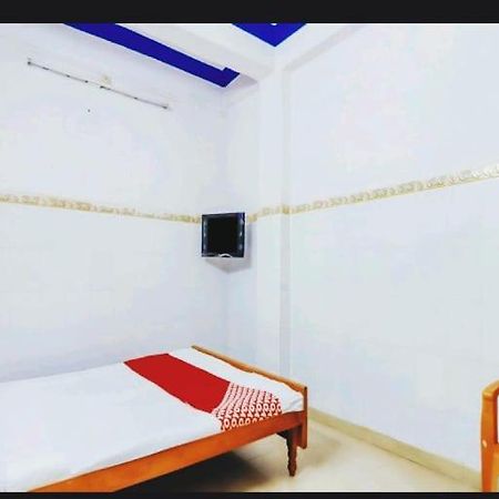 Metro Lodge Hyderabad Bagian luar foto