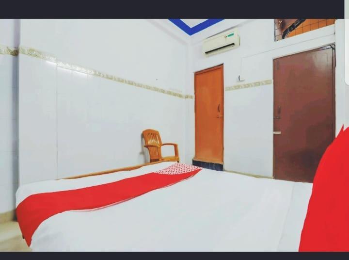 Metro Lodge Hyderabad Bagian luar foto